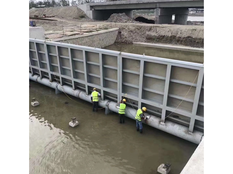 Bottom-Shaft Steel Dam for River Channels